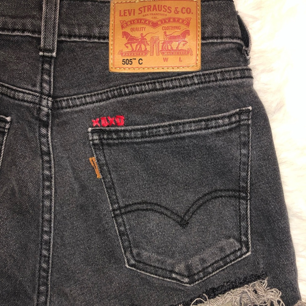 Levi’s Mid-Rise boyfriend jeans - Picture 3 of 3